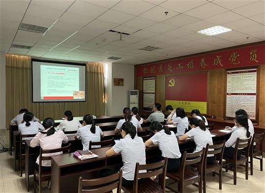 幸运PK10集团有限公司
组织参加疫情常态化下建筑企业经营管理风险管控培训